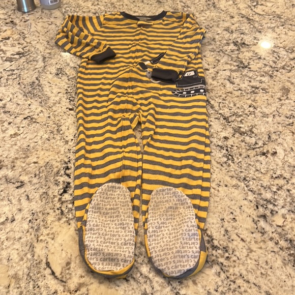 Lot of boys size 5T pajamas - Picture 11 of 11